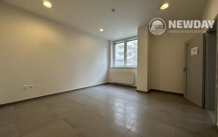NA PRENÁJOM ZREKONŠTRUOVANÝ obchodný priestor pre kancelárie či prevádzku, Nová Dubnica - 124-150 m2