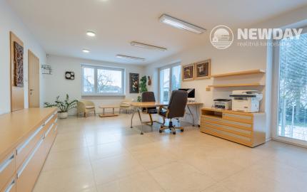 NEWDAY | NA PRENÁJOM rodinný dom na podnikanie | 117 m2 kancelárie, 29 m2 sklad | 505 m2 pozemok | Bezručova - Trenčín