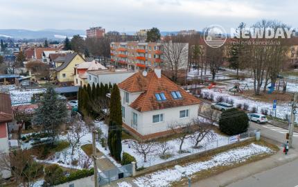 NEWDAY | NA PRENÁJOM rodinný dom na podnikanie | 117 m2 kancelárie, 29 m2 sklad | 505 m2 pozemok | Bezručova - Trenčín