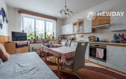 NEWDAY | NA PREDAJ priestranný 5-izbový podpivničený rodinný dom | 265 m2 úžitková plocha | 409 m2 pozemok | A. Sládkoviča - Nová Dubnica