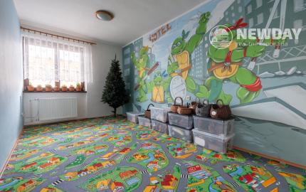 NEWDAY | NA PREDAJ priestranný 5-izbový podpivničený rodinný dom | 265 m2 úžitková plocha | 409 m2 pozemok | A. Sládkoviča - Nová Dubnica