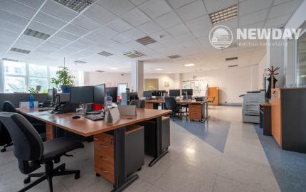 NEWDAY | NA PRENÁJOM funkčné udržiavané výrobné / skladové priestory |  do 12 000 m2 | bývalá budova Honeywellu | industriálny park na Nitrianskej ceste - Partizánske