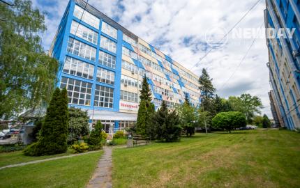 !!! AKCIOVÁ CENA - UŽ OD 3,90 EUR / M2 | NA PRENÁJOM funkčné obchodné / kancelárske priestory rôznej metráže | industriálny park na Nitrianskej ceste - Partizánske