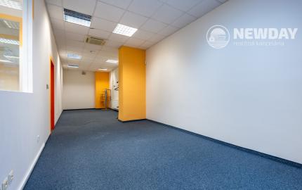 !!! AKCIOVÁ CENA - UŽ OD 3,90 EUR / M2 | NA PRENÁJOM funkčné obchodné / kancelárske priestory rôznej metráže | industriálny park na Nitrianskej ceste - Partizánske