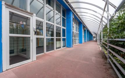 !!! AKCIOVÁ CENA - UŽ OD 3,90 EUR / M2 | NA PRENÁJOM funkčné obchodné / kancelárske priestory rôznej metráže | industriálny park na Nitrianskej ceste - Partizánske