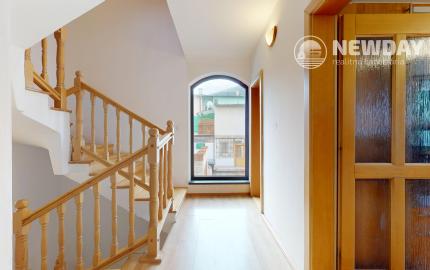 NEWDAY | NA PREDAJ 25-ročný rodinný dom s 2 bytovými jednotkami | 358 m2 úžitková plocha | 420 m2 pozemok | Partizánska - Trenčianske Teplice