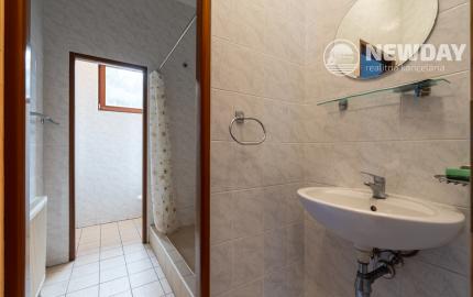 NEWDAY | NA PREDAJ 25-ročný rodinný dom s 2 bytovými jednotkami | 358 m2 úžitková plocha | 420 m2 pozemok | Partizánska - Trenčianske Teplice