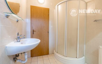 NEWDAY | NA PREDAJ 25-ročný rodinný dom s 2 bytovými jednotkami | 358 m2 úžitková plocha | 420 m2 pozemok | Partizánska - Trenčianske Teplice