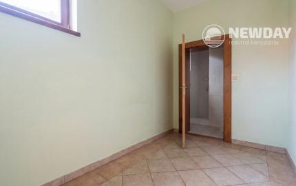 NEWDAY | NA PREDAJ 25-ročný rodinný dom s 2 bytovými jednotkami | 358 m2 úžitková plocha | 420 m2 pozemok | Partizánska - Trenčianske Teplice