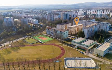 NEWDAY | NA PREDAJ priestranný 4-izbový byt s lodžiou | 90 m² | Dubnica nad Váhom – Centrum II.