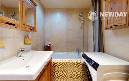 NEWDAY | NA PREDAJ priestranný 4-izbový byt s lodžiou | 90 m² | Dubnica nad Váhom – Centrum II.