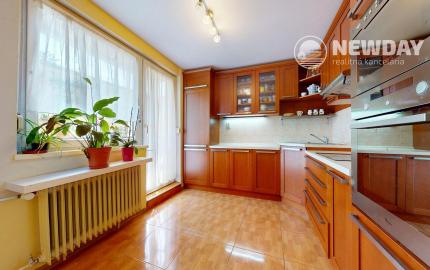 NEWDAY | NA PREDAJ priestranný 4-izbový byt s balkónom | 84 m² | Pezinok – Muškátová