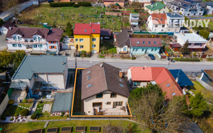 NEWDAY | NA PREDAJ 25-ročný rodinný dom s 2 bytovými jednotkami | 358 m2 úžitková plocha | 420 m2 pozemok | Partizánska - Trenčianske Teplice