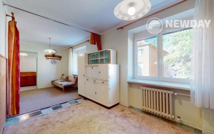 NEWDAY | NA PREDAJ 2-izbový byt | pôvodný stav | Hurbanova – Trenčín | 59 m2