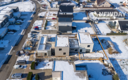 NA PREDAJ 5-izbový poschodový byt (131 m2) + záhrada (250 m2) + pivnica + 2 park. miesta, Dubová ul. - N. Dubnica