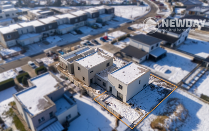 NA PREDAJ 5-izbový poschodový byt (131 m2) + záhrada (250 m2) + pivnica + 2 park. miesta, Dubová ul. - N. Dubnica