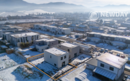 NA PREDAJ 5-izbový poschodový byt (131 m2) + záhrada (250 m2) + pivnica + 2 park. miesta, Dubová ul. - N. Dubnica