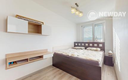 NEWDAY | NA PREDAJ | zrekonštruovaný 3-izbový byt s lodžiou s výhľadom na centrum Trenčína | Hviezdoslavova | 62,5 m²