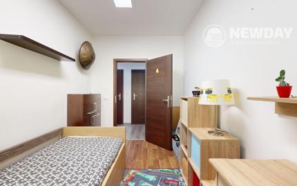 NEWDAY | NA PREDAJ | zrekonštruovaný 3-izbový byt s lodžiou s výhľadom na centrum Trenčína | Hviezdoslavova | 62,5 m²