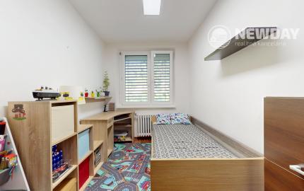 NEWDAY | NA PREDAJ | zrekonštruovaný 3-izbový byt s lodžiou s výhľadom na centrum Trenčína | Hviezdoslavova | 62,5 m²