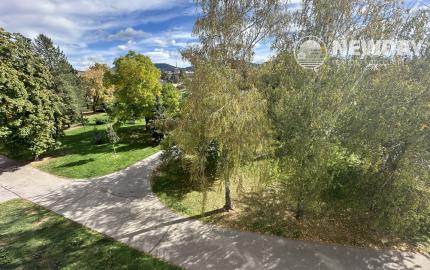 NEWDAY | NA PRENÁJOM | 2-izbový slnečný byt s 2 balkónmi | SNP | 59 m²