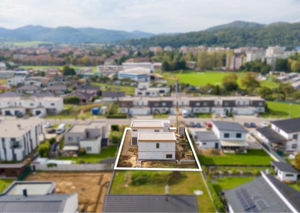 NA PREDAJ 5-izbový poschodový byt + KK + záhrada + pivnica + 2 park. miesta, Dubová ul. - N. Dubnica