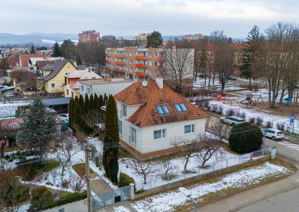 NEWDAY | NA PRENÁJOM rodinný dom na podnikanie | 117 m2 kancelárie, 29 m2 sklad | 505 m2 pozemok | Bezručova - Trenčín