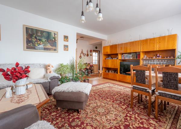 NEWDAY | NA PREDAJ priestranný 5-izbový podpivničený rodinný dom | 265 m2 úžitková plocha | 409 m2 pozemok | A. Sládkoviča - Nová Dubnica