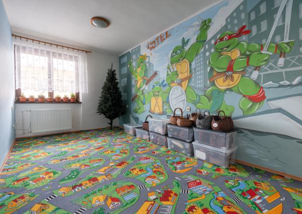 NEWDAY | NA PREDAJ priestranný 5-izbový podpivničený rodinný dom | 265 m2 úžitková plocha | 409 m2 pozemok | A. Sládkoviča - Nová Dubnica