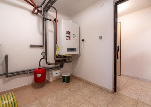 NEWDAY | NA PREDAJ priestranný 5-izbový podpivničený rodinný dom | 265 m2 úžitková plocha | 409 m2 pozemok | A. Sládkoviča - Nová Dubnica