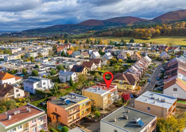 NEWDAY | NA PREDAJ priestranný 5-izbový podpivničený rodinný dom | 265 m2 úžitková plocha | 409 m2 pozemok | A. Sládkoviča - Nová Dubnica