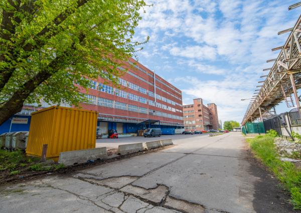 NEWDAY | NA PRENÁJOM funkčné udržiavané výrobné / skladové priestory |  do 12 000 m2 | bývalá budova Honeywellu | industriálny park na Nitrianskej ceste - Partizánske