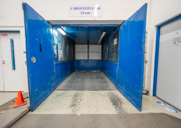 NEWDAY | NA PRENÁJOM funkčné udržiavané výrobné / skladové priestory |  do 12 000 m2 | bývalá budova Honeywellu | industriálny park na Nitrianskej ceste - Partizánske