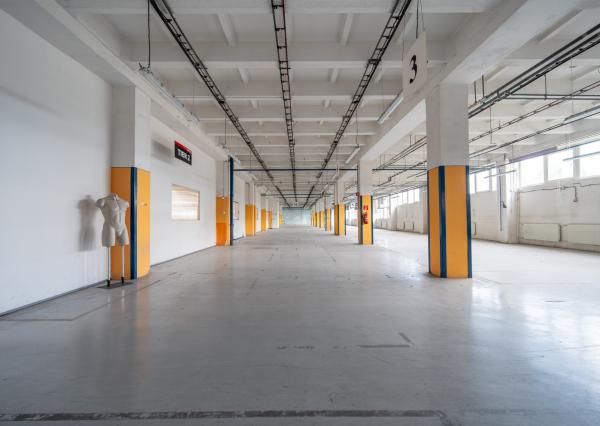NEWDAY | NA PRENÁJOM funkčné udržiavané výrobné / skladové priestory |  do 12 000 m2 | bývalá budova Honeywellu | industriálny park na Nitrianskej ceste - Partizánske
