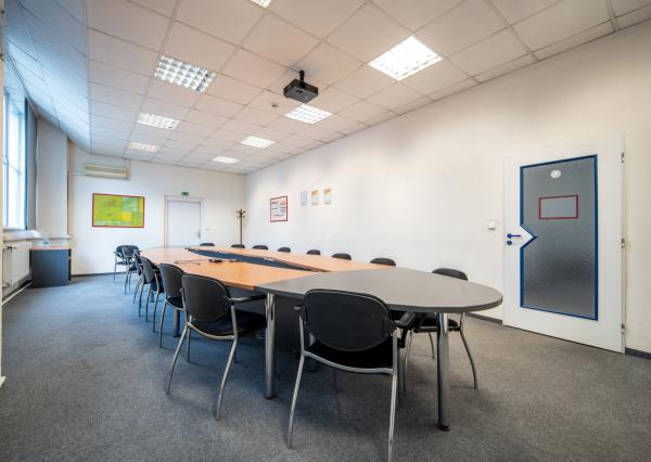 NEWDAY | NA PRENÁJOM funkčné udržiavané výrobné / skladové priestory |  do 12 000 m2 | bývalá budova Honeywellu | industriálny park na Nitrianskej ceste - Partizánske