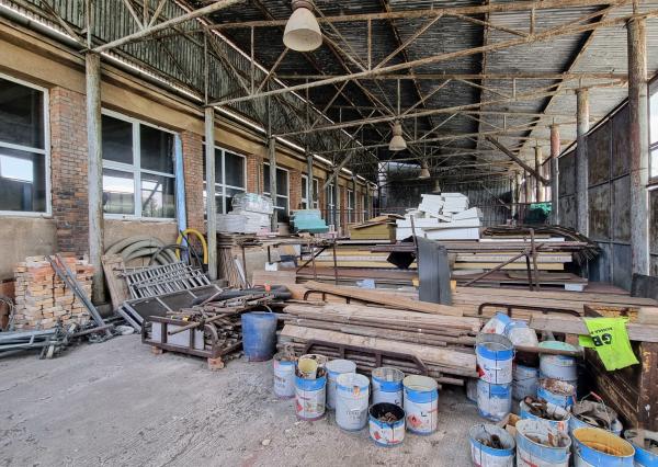 NEWDAY | NA PREDAJ funkčný a udržiavaný výrobný areál | 2400 m2 vnútorná rozloha | 5500 m2 pozemok | Priemyselný park – Bošany