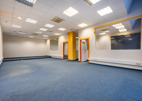 !!! AKCIOVÁ CENA - UŽ OD 3,90 EUR / M2 | NA PRENÁJOM funkčné obchodné / kancelárske priestory rôznej metráže | industriálny park na Nitrianskej ceste - Partizánske