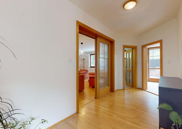 NEWDAY | NA PREDAJ 25-ročný rodinný dom s 2 bytovými jednotkami | 358 m2 úžitková plocha | 420 m2 pozemok | Partizánska - Trenčianske Teplice