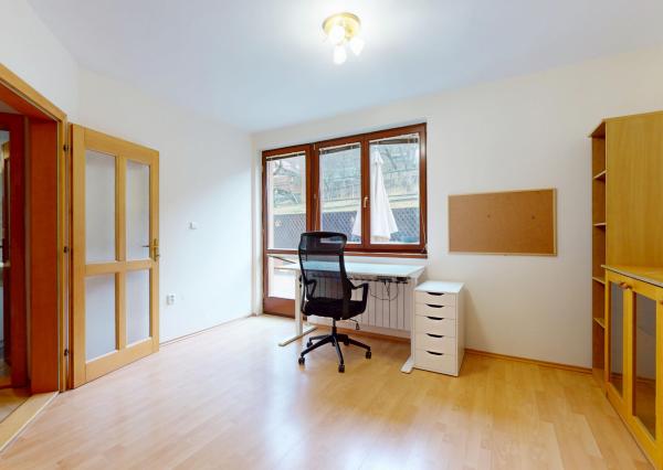 NEWDAY | NA PREDAJ 25-ročný rodinný dom s 2 bytovými jednotkami | 358 m2 úžitková plocha | 420 m2 pozemok | Partizánska - Trenčianske Teplice