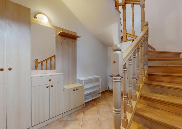 NEWDAY | NA PREDAJ 25-ročný rodinný dom s 2 bytovými jednotkami | 358 m2 úžitková plocha | 420 m2 pozemok | Partizánska - Trenčianske Teplice