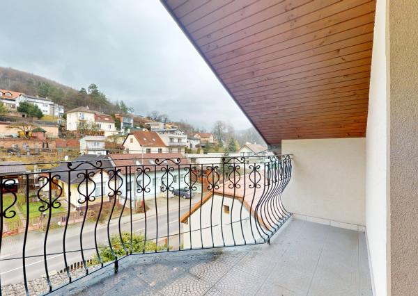 NEWDAY | NA PREDAJ 25-ročný rodinný dom s 2 bytovými jednotkami | 358 m2 úžitková plocha | 420 m2 pozemok | Partizánska - Trenčianske Teplice