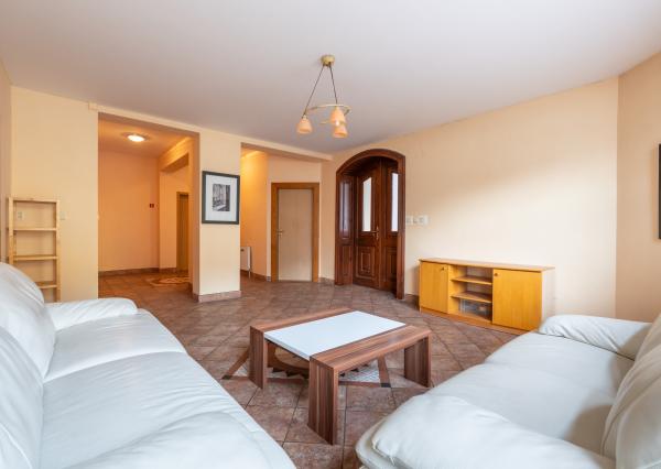 NEWDAY | NA PREDAJ 25-ročný rodinný dom s 2 bytovými jednotkami | 358 m2 úžitková plocha | 420 m2 pozemok | Partizánska - Trenčianske Teplice