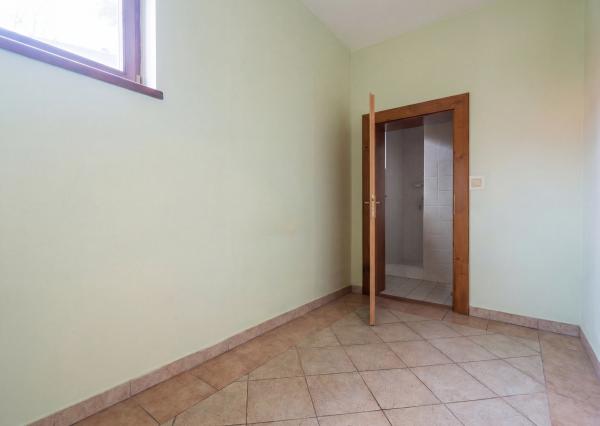 NEWDAY | NA PREDAJ 25-ročný rodinný dom s 2 bytovými jednotkami | 358 m2 úžitková plocha | 420 m2 pozemok | Partizánska - Trenčianske Teplice