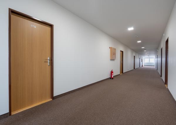 NEWDAY | NA PRENÁJOM kancelárske priestory v budove s recepciou | 18-36 m2 kancelárie | Budova Program® | Brnianska - Trenčín