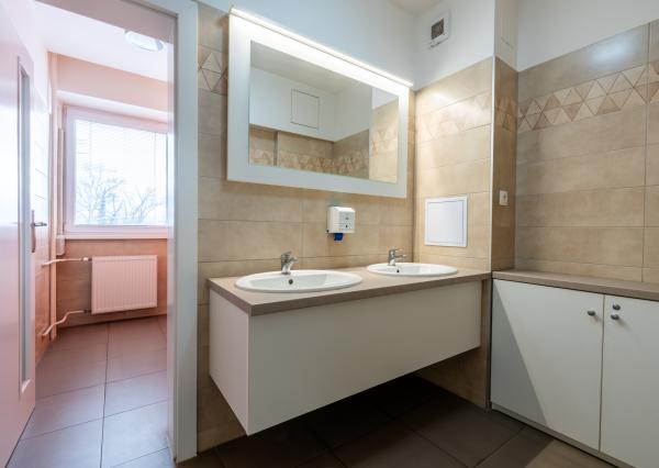 NEWDAY | NA PRENÁJOM kancelárske priestory v budove s recepciou | 18-36 m2 kancelárie | Budova Program® | Brnianska - Trenčín