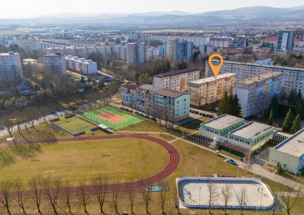 NEWDAY | NA PREDAJ priestranný 4-izbový byt s lodžiou | 90 m² | Dubnica nad Váhom – Centrum II.