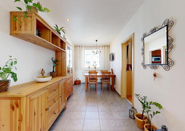 NEWDAY | NA PREDAJ priestranný 4-izbový byt s lodžiou | 90 m² | Dubnica nad Váhom – Centrum II.