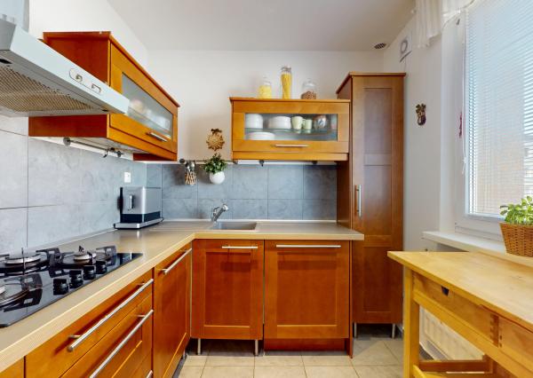 NEWDAY | NA PREDAJ priestranný 4-izbový byt s lodžiou | 90 m² | Dubnica nad Váhom – Centrum II.