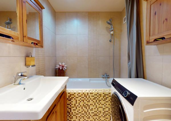 NEWDAY | NA PREDAJ priestranný 4-izbový byt s lodžiou | 90 m² | Dubnica nad Váhom – Centrum II.