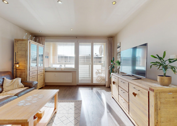 NEWDAY | NA PREDAJ priestranný 4-izbový byt s lodžiou | 90 m² | Dubnica nad Váhom – Centrum II.